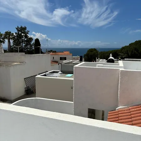 Sea Breeze Beach House * Porches (Algarve)
